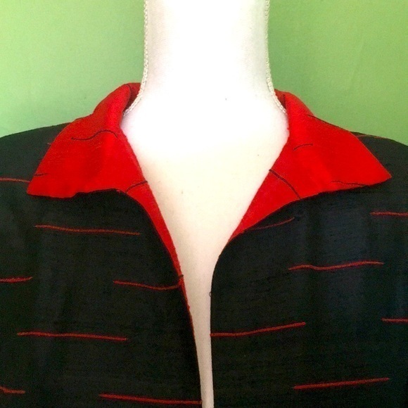 Black and red reversible jacket - Picture 3 of 10
